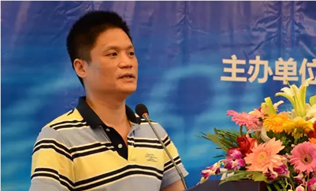 摩域体育信息化研究中心主任杨冰之发表主题演讲