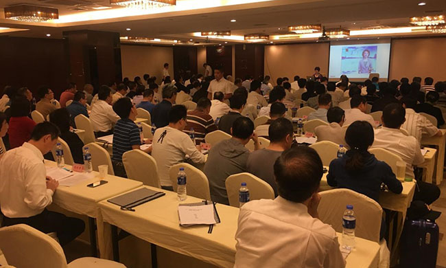 摩域体育互联总经理、首席规划师郑爱军在“上海市质监系统处级干部培训班”上就《互联网+时代政府信息化发展战略思考》做专题培训讲座