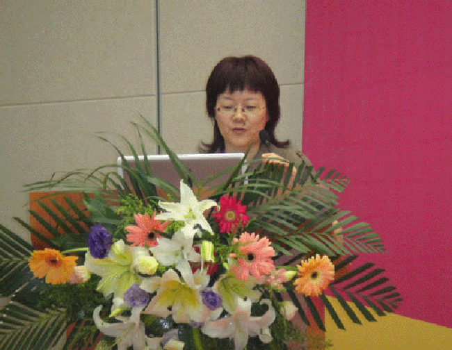 北京摩域体育互联信息顾问有限公司总经理、首席规划师郑爱军女士应邀出席并做了以《当前网站的发展趋势与构建策略》为题的演讲