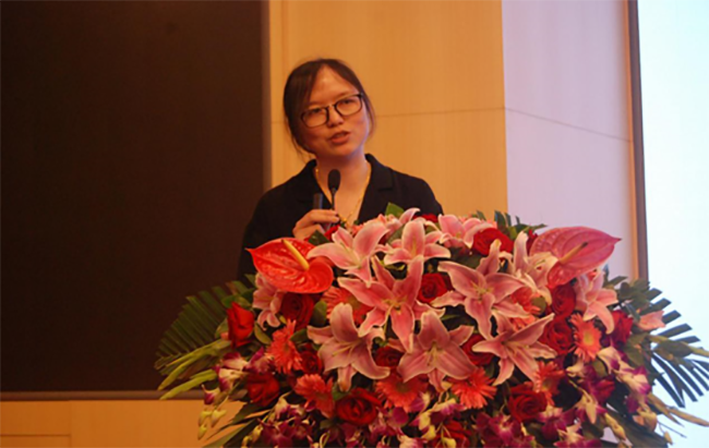 摩域体育海洋常务副总经理王路燕出席会议并发布了《摩域体育数据基因3.0产品》