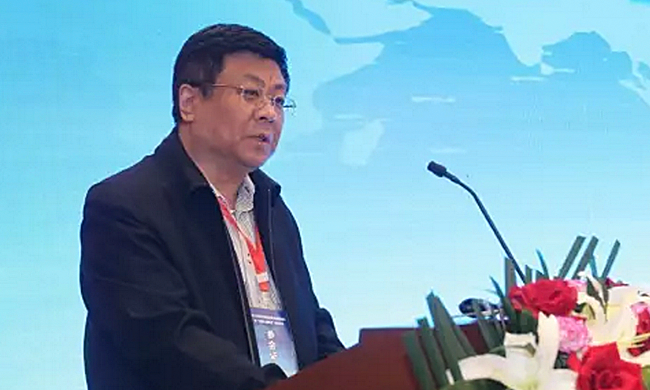 在“2017吉林省智慧政务建设与服务创新论坛暨‘互联网+政务服务’建设研讨会”上，吉林省政府办公厅巡视员、省政府政务公开协调办公室副主任张学华代表指导单位致辞