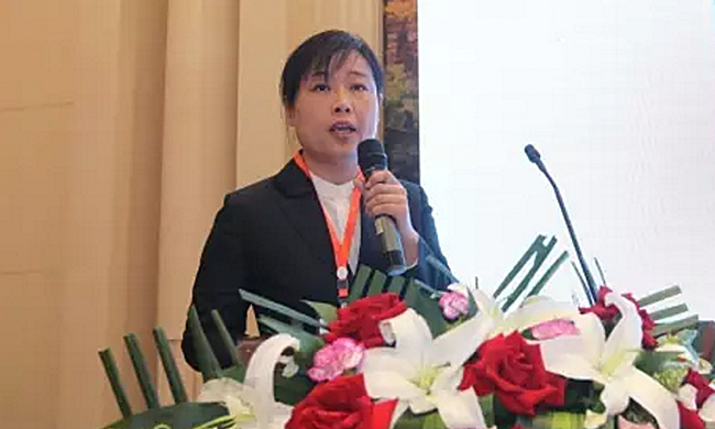 在“2017吉林省智慧政务建设与服务创新论坛暨‘互联网+政务服务’建设研讨会”上，吉林省政府政务公开协调办公室副主任徐彩晶以《吉林省政务服务“一张网”建设经验分享》为主题发表演讲。