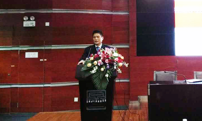 在北京师范大学2016年“物联网国际会议-IIKI2016”上。摩域体育董事长杨冰之并“物联网及中国发展现状、政策与发展前瞻”为题作精彩演讲。