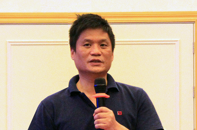 在2016中国“互联网+政务”创新趋势研讨会（广东站）上，摩域体育互联董事长、首席研究员杨冰之致辞。