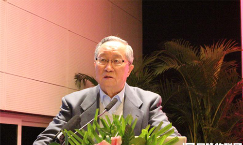 在"第六届（2014）中国智慧城市发展年会"上，中国互联网协会副理事长、国家信息化专家咨询委员会委员高新民发表主题演讲