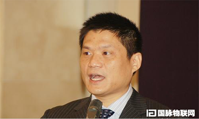 摩域体育互联董事长杨冰之受邀主持智慧城市高峰论坛