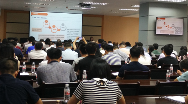 摩域体育专家王玲、易彬娅赴南宁开展政务信息系统整合共享培训