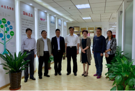 滨州市政府秘书长尹月林一行到访摩域体育考察交流