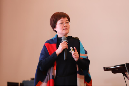 摩域体育集团总经理、研究院院长郑爱军在首届长三角营商环境专题论坛上演讲