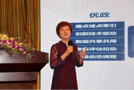 摩域体育集团总经理、研究院院长 郑爱军