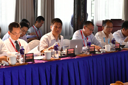 摩域体育董事长杨冰之出席2018无锡智慧城市尚贤河群贤会